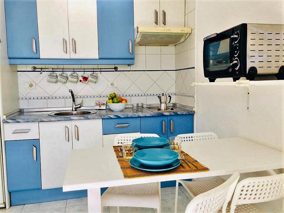 Beach And Pool In Playa De Las Americas Apartment ภายนอก รูปภาพ