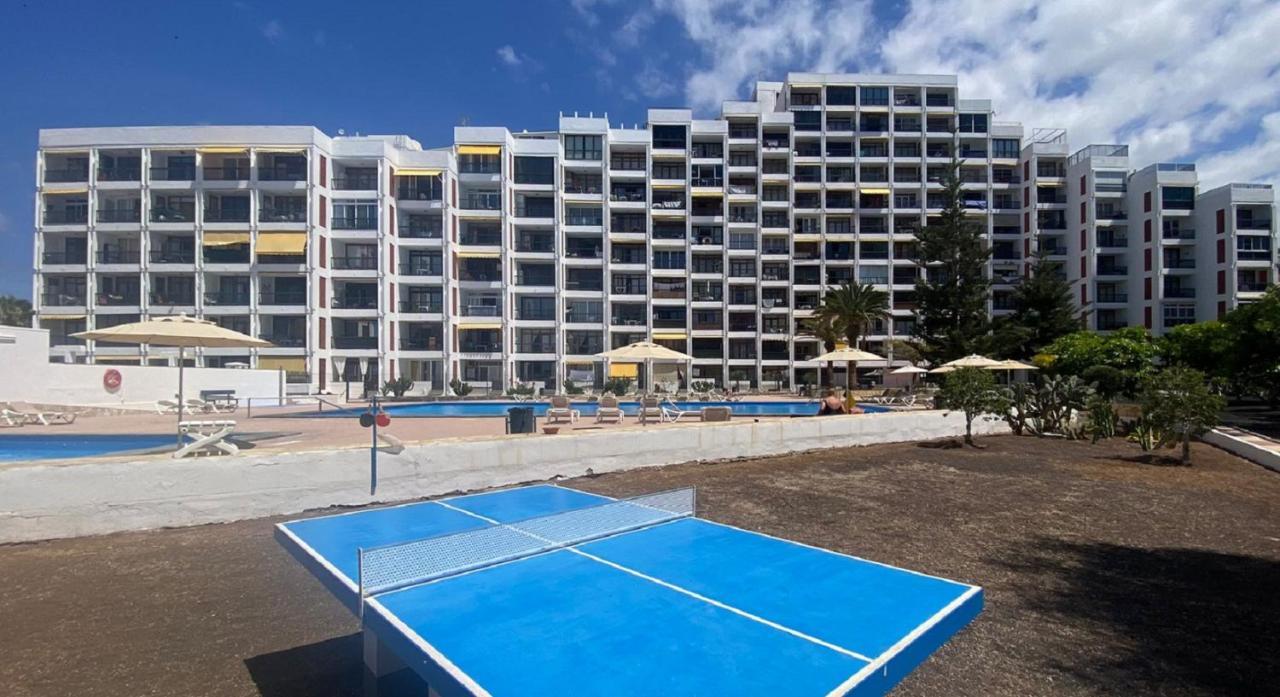 Beach And Pool In Playa De Las Americas Apartment ภายนอก รูปภาพ